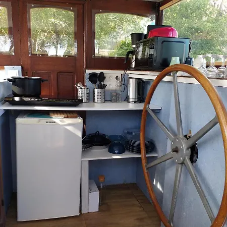 Sur L'eau - Bateau Diva Apartment *