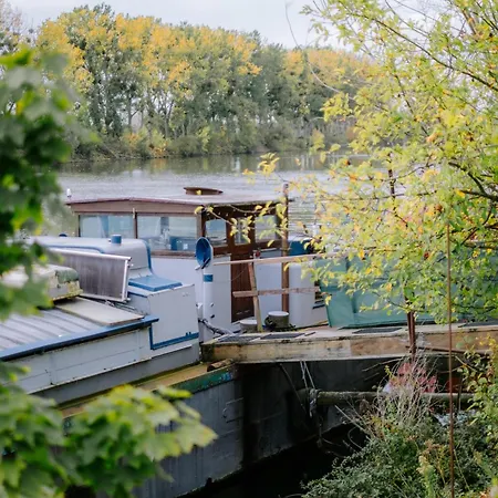Sur L'eau - Bateau Diva