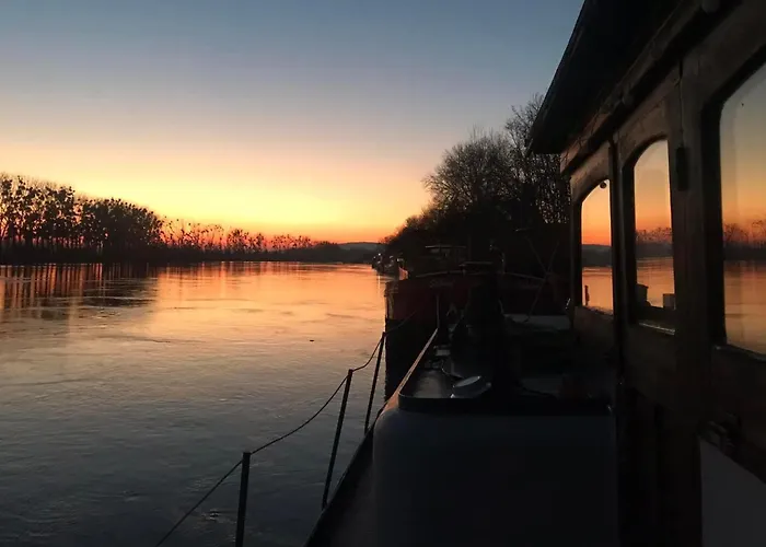 Sur L'eau - Bateau Diva